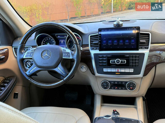 Білий Мерседес ГЛ-Клас, об'ємом двигуна 3 л та пробігом 250 тис. км за 24999 $, фото 12 на Automoto.ua