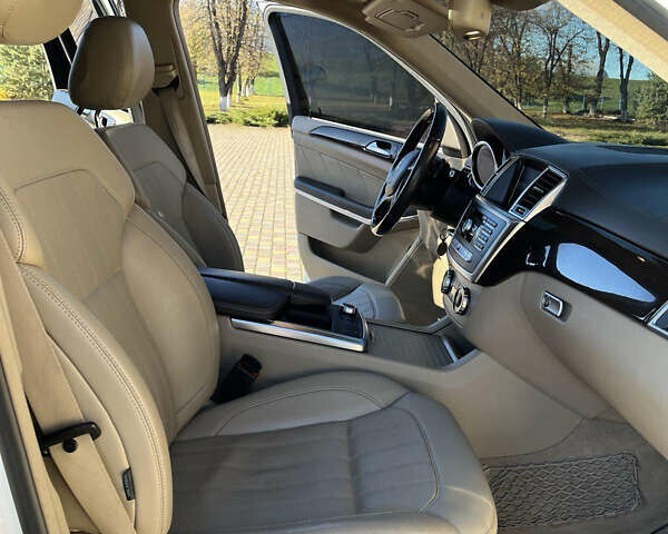 Белый Мерседес ГЛ-класс, объемом двигателя 4.66 л и пробегом 178 тыс. км за 29999 $, фото 14 на Automoto.ua