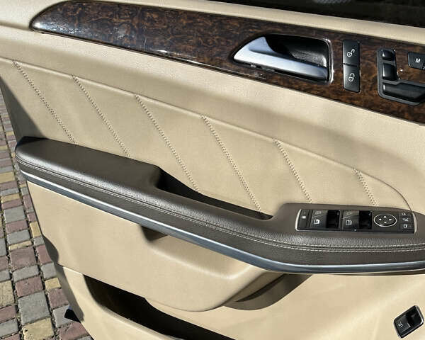 Белый Мерседес ГЛ-класс, объемом двигателя 4.66 л и пробегом 178 тыс. км за 29999 $, фото 26 на Automoto.ua