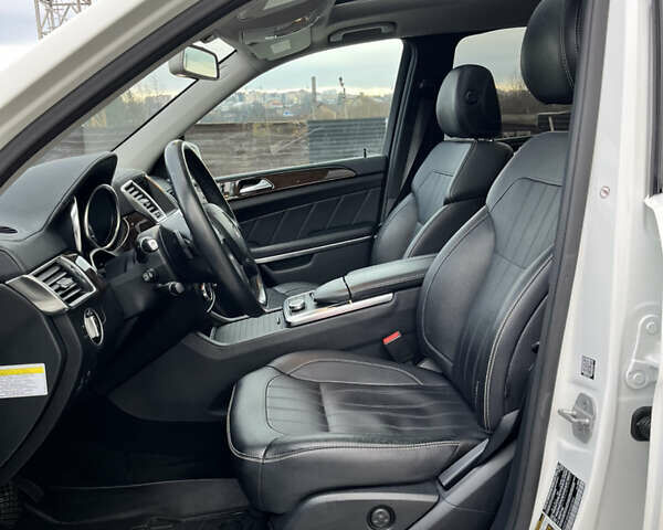 Белый Мерседес ГЛ-класс, объемом двигателя 2.99 л и пробегом 182 тыс. км за 24500 $, фото 25 на Automoto.ua