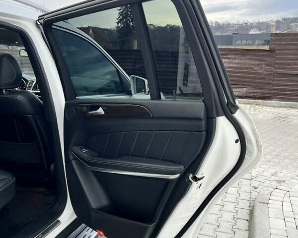 Белый Мерседес ГЛ-класс, объемом двигателя 2.99 л и пробегом 182 тыс. км за 24500 $, фото 42 на Automoto.ua