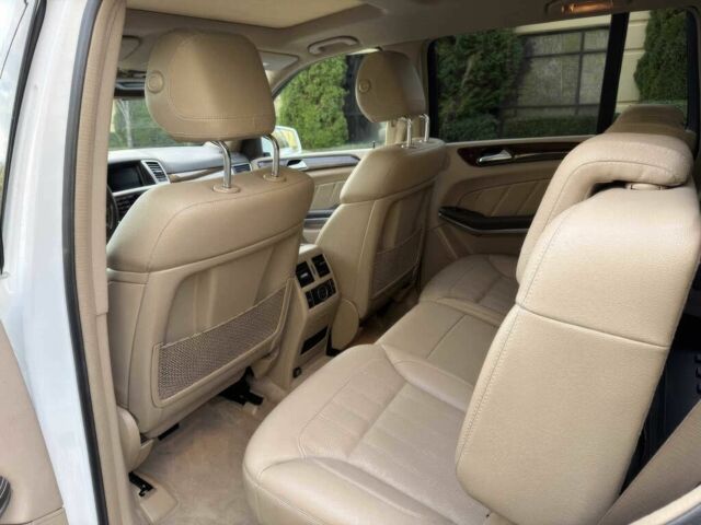 Белый Мерседес ГЛ-класс, объемом двигателя 3 л и пробегом 89 тыс. км за 9100 $, фото 14 на Automoto.ua