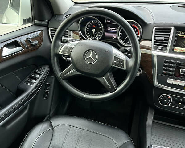 Белый Мерседес ГЛ-класс, объемом двигателя 2.99 л и пробегом 182 тыс. км за 24500 $, фото 33 на Automoto.ua