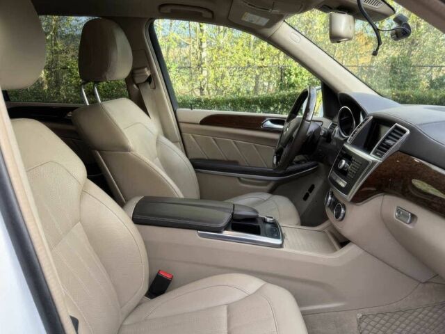 Белый Мерседес ГЛ-класс, объемом двигателя 3 л и пробегом 89 тыс. км за 9100 $, фото 9 на Automoto.ua