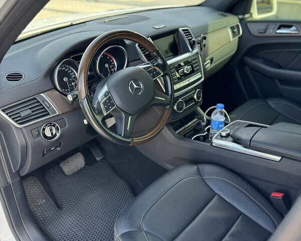 Белый Мерседес ГЛ-класс, объемом двигателя 3 л и пробегом 84 тыс. км за 42500 $, фото 13 на Automoto.ua