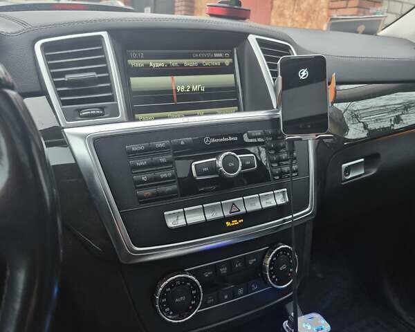 Білий Мерседес ГЛ-Клас, об'ємом двигуна 3 л та пробігом 110 тис. км за 27500 $, фото 17 на Automoto.ua