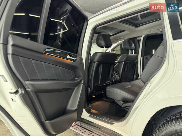 Білий Мерседес ГЛ-Клас, об'ємом двигуна 3 л та пробігом 190 тис. км за 22900 $, фото 22 на Automoto.ua