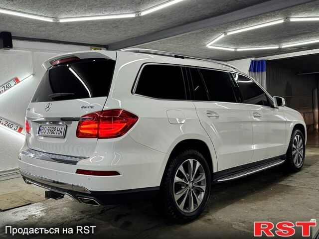 Белый Мерседес ГЛ-класс, объемом двигателя 3 л и пробегом 190 тыс. км за 22900 $, фото 2 на Automoto.ua