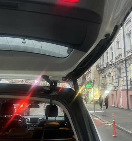 Белый Мерседес ГЛ-класс, объемом двигателя 3 л и пробегом 98 тыс. км за 49500 $, фото 48 на Automoto.ua