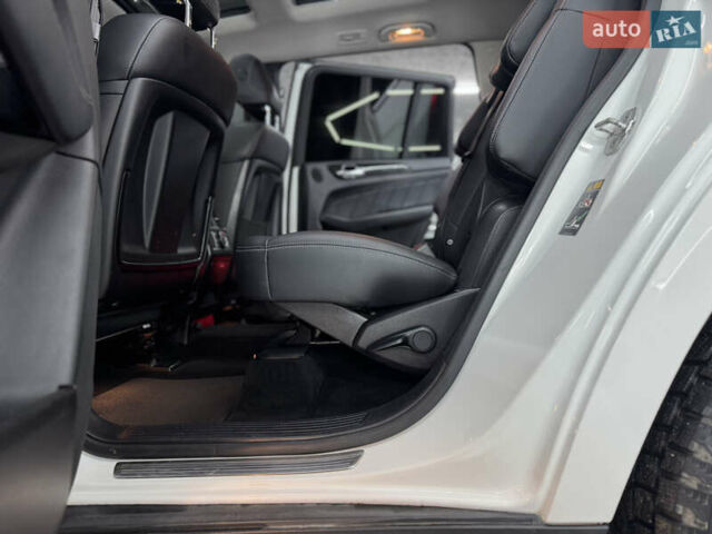 Білий Мерседес ГЛ-Клас, об'ємом двигуна 3 л та пробігом 190 тис. км за 22900 $, фото 16 на Automoto.ua