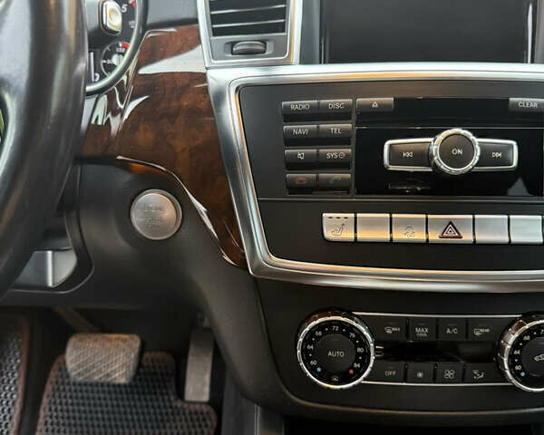 Белый Мерседес ГЛ-класс, объемом двигателя 3 л и пробегом 272 тыс. км за 29700 $, фото 25 на Automoto.ua