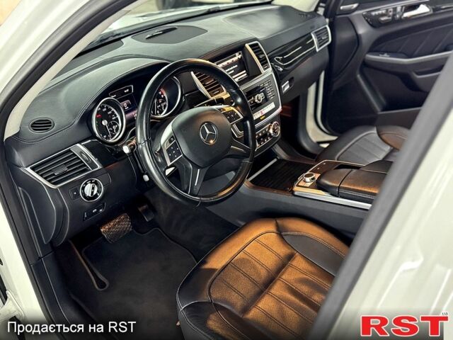 Белый Мерседес ГЛ-класс, объемом двигателя 3 л и пробегом 190 тыс. км за 22900 $, фото 7 на Automoto.ua