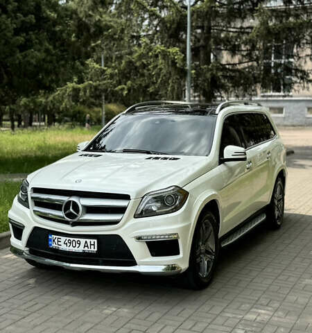 Белый Мерседес ГЛ-класс, объемом двигателя 3 л и пробегом 209 тыс. км за 27700 $, фото 1 на Automoto.ua
