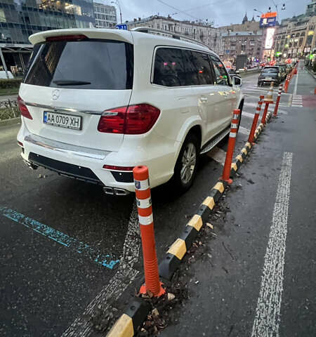 Белый Мерседес ГЛ-класс, объемом двигателя 3 л и пробегом 98 тыс. км за 49500 $, фото 7 на Automoto.ua