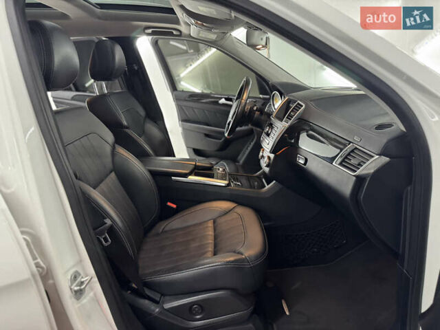 Білий Мерседес ГЛ-Клас, об'ємом двигуна 3 л та пробігом 190 тис. км за 22900 $, фото 12 на Automoto.ua