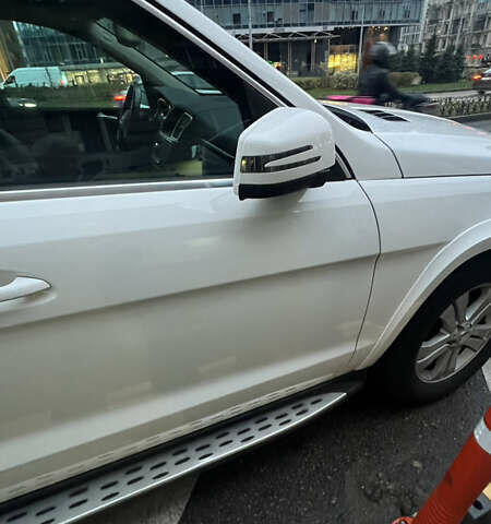 Белый Мерседес ГЛ-класс, объемом двигателя 3 л и пробегом 98 тыс. км за 49500 $, фото 39 на Automoto.ua