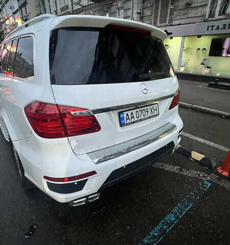 Белый Мерседес ГЛ-класс, объемом двигателя 3 л и пробегом 98 тыс. км за 49500 $, фото 2 на Automoto.ua