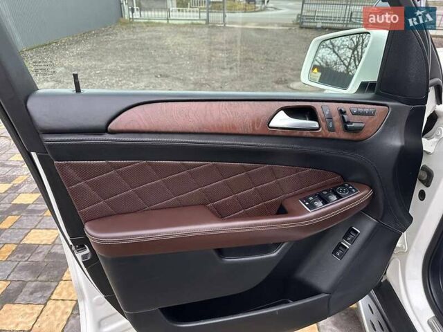 Белый Мерседес ГЛ-класс, объемом двигателя 3 л и пробегом 169 тыс. км за 21850 $, фото 16 на Automoto.ua