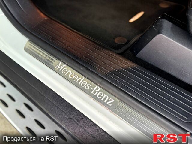 Белый Мерседес ГЛ-класс, объемом двигателя 3 л и пробегом 190 тыс. км за 22900 $, фото 9 на Automoto.ua