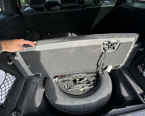 Белый Мерседес ГЛ-класс, объемом двигателя 3 л и пробегом 84 тыс. км за 42500 $, фото 17 на Automoto.ua