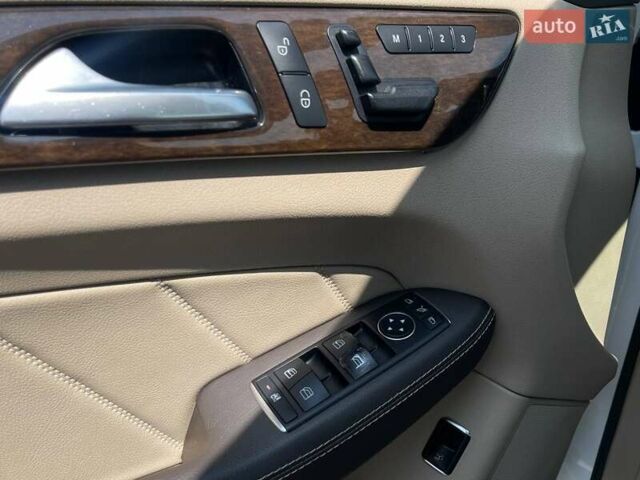 Білий Мерседес ГЛ-Клас, об'ємом двигуна 3 л та пробігом 145 тис. км за 22000 $, фото 15 на Automoto.ua