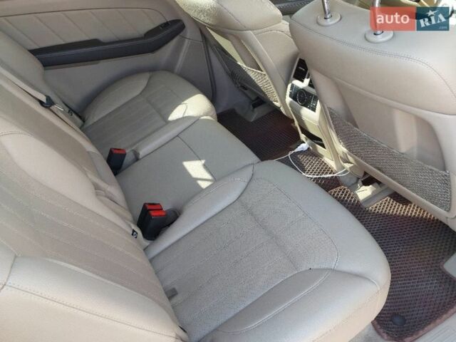 Білий Мерседес ГЛ-Клас, об'ємом двигуна 3 л та пробігом 200 тис. км за 32900 $, фото 6 на Automoto.ua