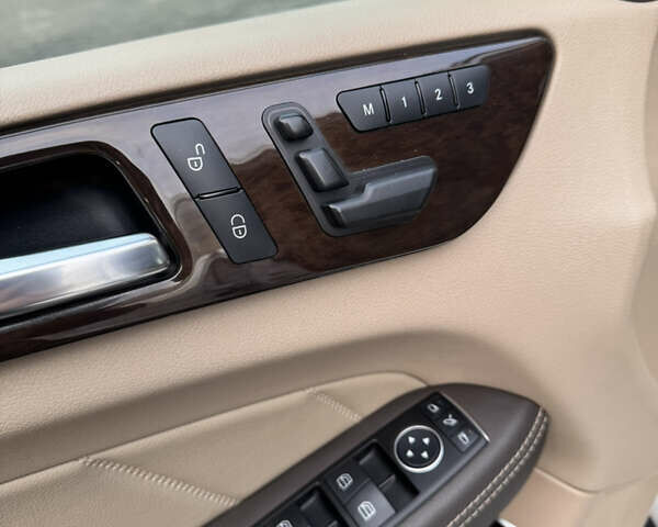 Белый Мерседес ГЛ-класс, объемом двигателя 3 л и пробегом 324 тыс. км за 19500 $, фото 43 на Automoto.ua