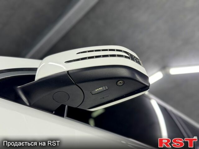 Белый Мерседес ГЛ-класс, объемом двигателя 3 л и пробегом 190 тыс. км за 22900 $, фото 6 на Automoto.ua