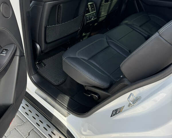 Белый Мерседес ГЛ-класс, объемом двигателя 3 л и пробегом 84 тыс. км за 42500 $, фото 24 на Automoto.ua