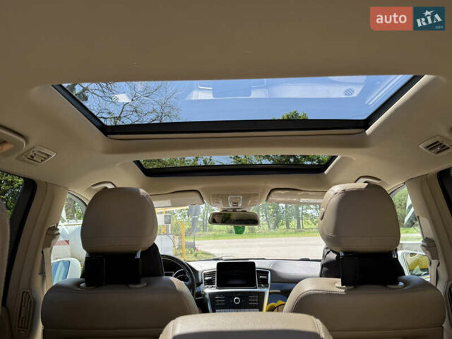 Белый Мерседес ГЛ-класс, объемом двигателя 3 л и пробегом 160 тыс. км за 22500 $, фото 69 на Automoto.ua