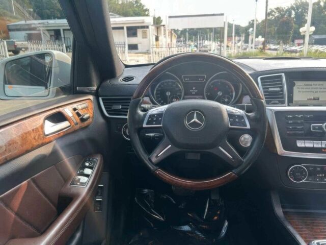 Белый Мерседес ГЛ-класс, объемом двигателя 3 л и пробегом 73 тыс. км за 10100 $, фото 8 на Automoto.ua