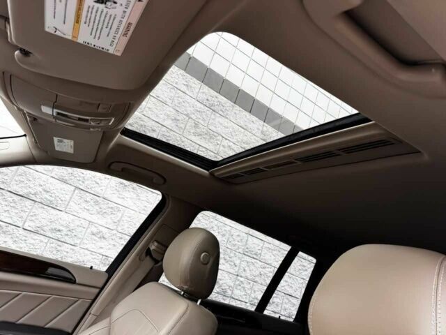 Белый Мерседес ГЛ-класс, объемом двигателя 3 л и пробегом 71 тыс. км за 6000 $, фото 10 на Automoto.ua