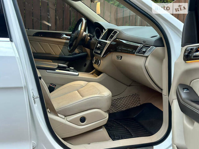 Белый Мерседес ГЛ-класс, объемом двигателя 3 л и пробегом 169 тыс. км за 24600 $, фото 27 на Automoto.ua