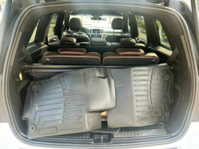 Белый Мерседес ГЛ-класс, объемом двигателя 3 л и пробегом 73 тыс. км за 10100 $, фото 11 на Automoto.ua