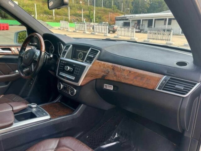 Белый Мерседес ГЛ-класс, объемом двигателя 3 л и пробегом 73 тыс. км за 10100 $, фото 6 на Automoto.ua