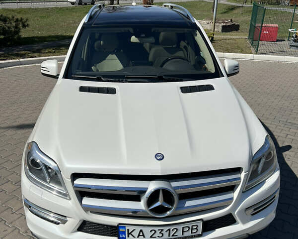 Белый Мерседес ГЛ-класс, объемом двигателя 3 л и пробегом 160 тыс. км за 26900 $, фото 1 на Automoto.ua