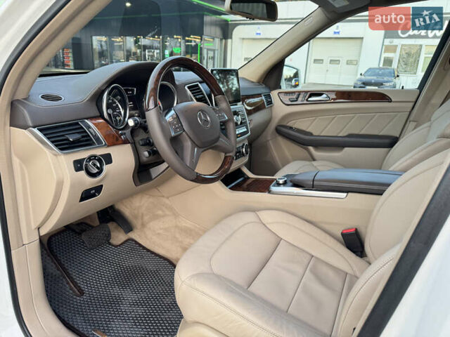 Белый Мерседес ГЛ-класс, объемом двигателя 3 л и пробегом 160 тыс. км за 20800 $, фото 14 на Automoto.ua