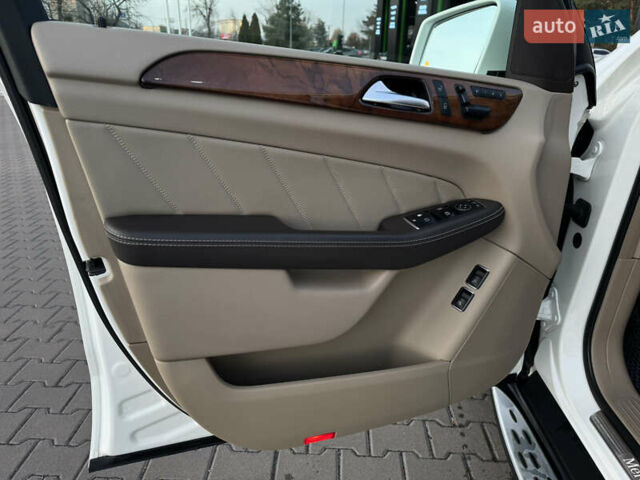 Белый Мерседес ГЛ-класс, объемом двигателя 3 л и пробегом 160 тыс. км за 20800 $, фото 12 на Automoto.ua
