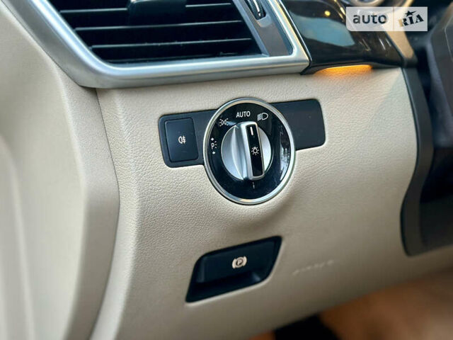 Белый Мерседес ГЛ-класс, объемом двигателя 3 л и пробегом 169 тыс. км за 24600 $, фото 19 на Automoto.ua