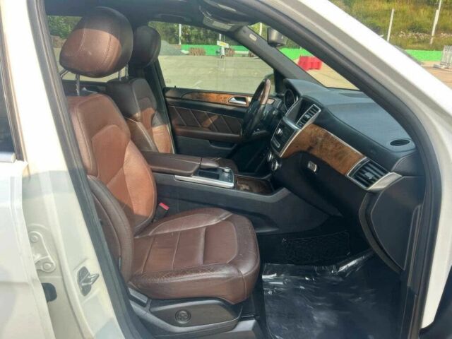 Белый Мерседес ГЛ-класс, объемом двигателя 3 л и пробегом 73 тыс. км за 10100 $, фото 7 на Automoto.ua