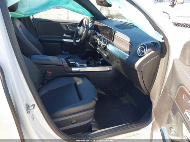 Белый Мерседес ГЛ-класс, объемом двигателя 2 л и пробегом 83 тыс. км за 17300 $, фото 8 на Automoto.ua