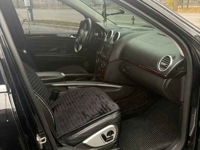 Черный Мерседес ГЛ-класс, объемом двигателя 3 л и пробегом 357 тыс. км за 11500 $, фото 6 на Automoto.ua