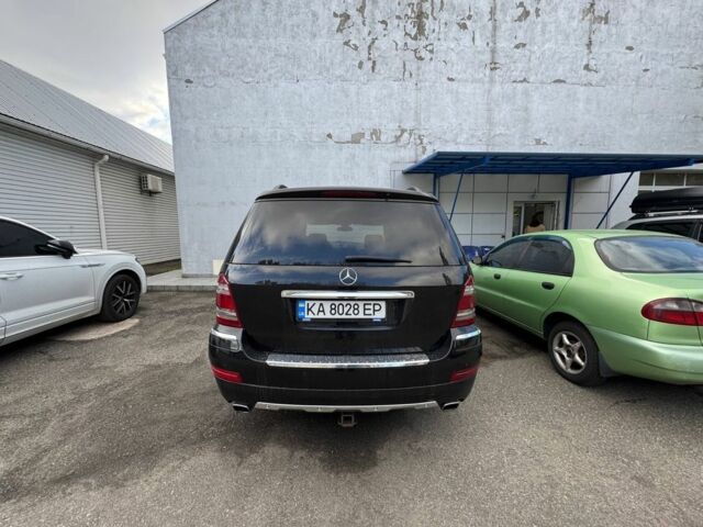 Черный Мерседес ГЛ-класс, объемом двигателя 4.7 л и пробегом 414 тыс. км за 12500 $, фото 5 на Automoto.ua
