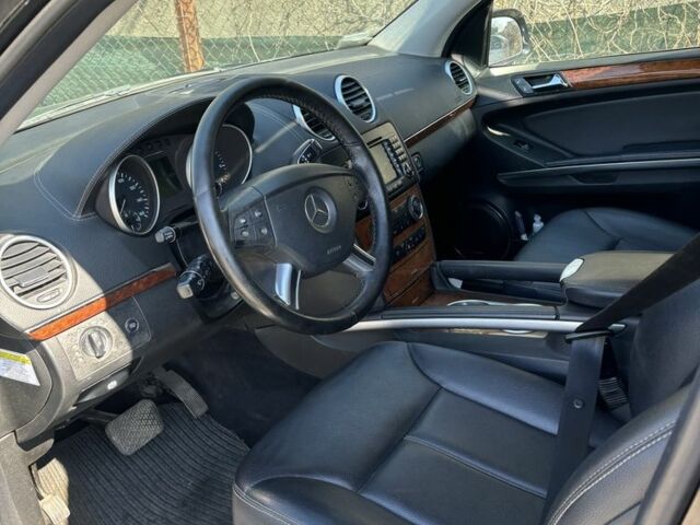 Мерседес ГЛ-класс 2007 в Одессе на Automoto.ua Черный Мерседес ГЛ-класс, объемом двигателя 4.7 л и пробегом 150 тыс. км за 9700 $, фото 9 на Automoto.ua