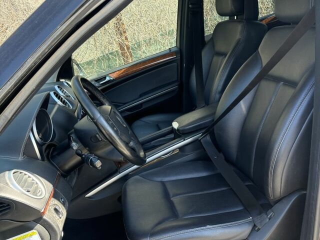 Мерседес ГЛ-класс 2007 в Одессе на Automoto.ua Черный Мерседес ГЛ-класс, объемом двигателя 4.7 л и пробегом 150 тыс. км за 9700 $, фото 10 на Automoto.ua