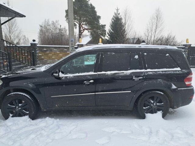 Черный Мерседес ГЛ-класс, объемом двигателя 0 л и пробегом 300 тыс. км за 7791 $, фото 2 на Automoto.ua