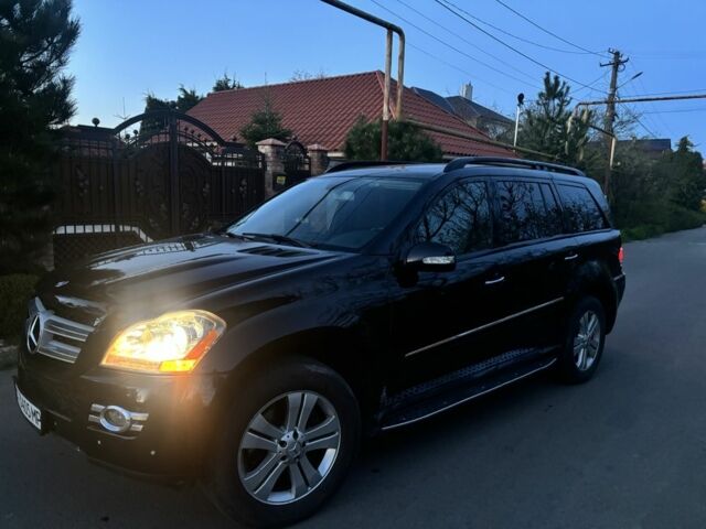 Мерседес ГЛ-класс 2007 в Одессе на Automoto.ua Черный Мерседес ГЛ-класс, объемом двигателя 4.7 л и пробегом 150 тыс. км за 9700 $, фото 4 на Automoto.ua