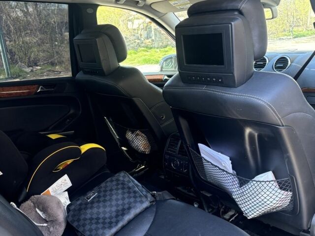 Мерседес ГЛ-класс 2007 в Одессе на Automoto.ua Черный Мерседес ГЛ-класс, объемом двигателя 4.7 л и пробегом 150 тыс. км за 9700 $, фото 16 на Automoto.ua