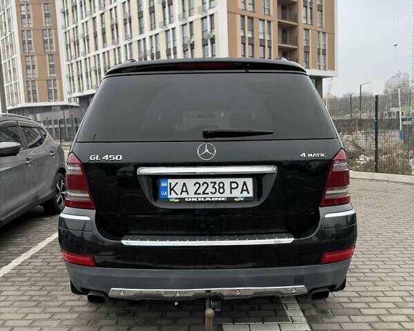 Черный Мерседес ГЛ-класс, объемом двигателя 5.46 л и пробегом 303 тыс. км за 15000 $, фото 5 на Automoto.ua
