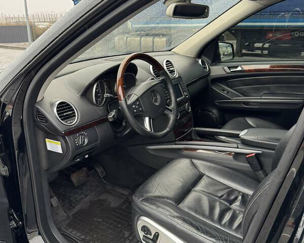 Черный Мерседес ГЛ-класс, объемом двигателя 4.7 л и пробегом 177 тыс. км за 10500 $, фото 39 на Automoto.ua